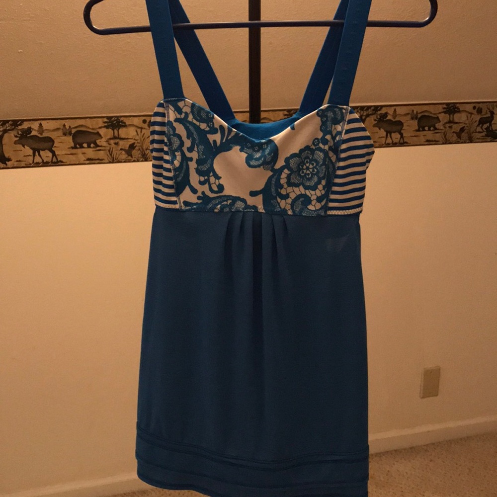 Lululemon tank